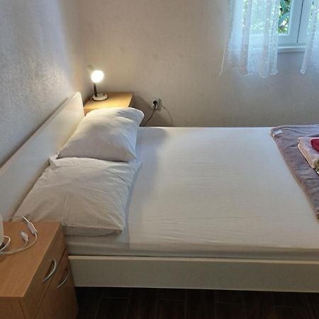 Villa Amarela Seget Vranjica Exteriör bild