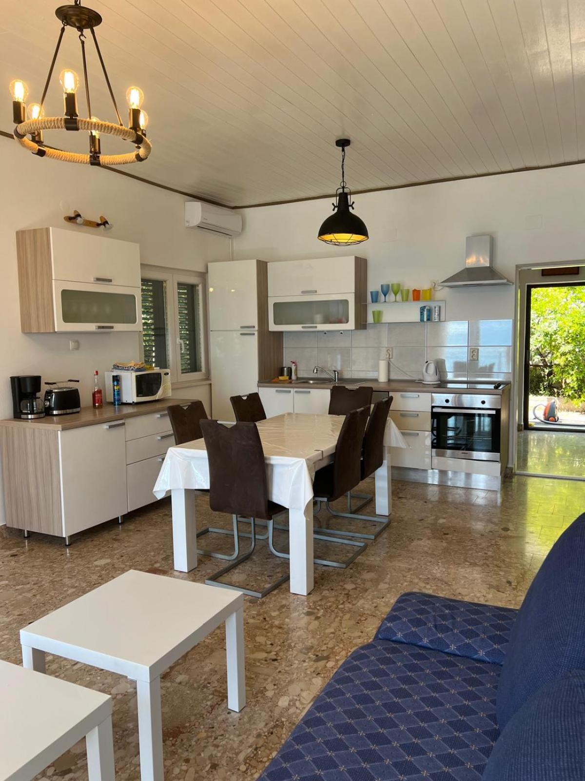 Villa Amarela Seget Vranjica Exteriör bild