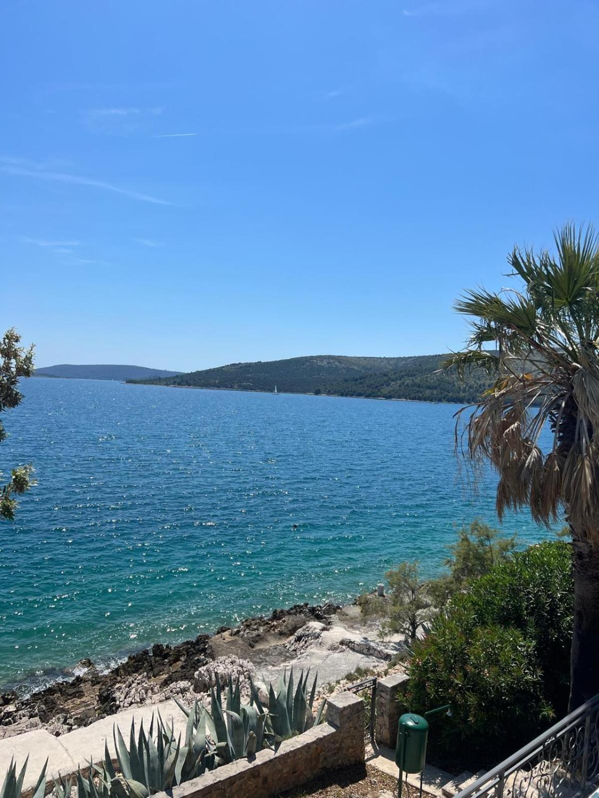Villa Amarela Seget Vranjica Exteriör bild