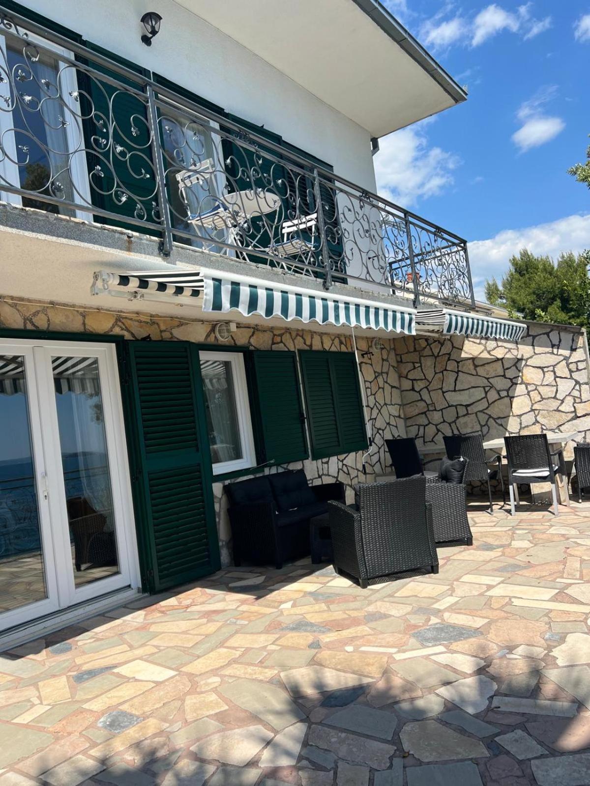 Villa Amarela Seget Vranjica Exteriör bild