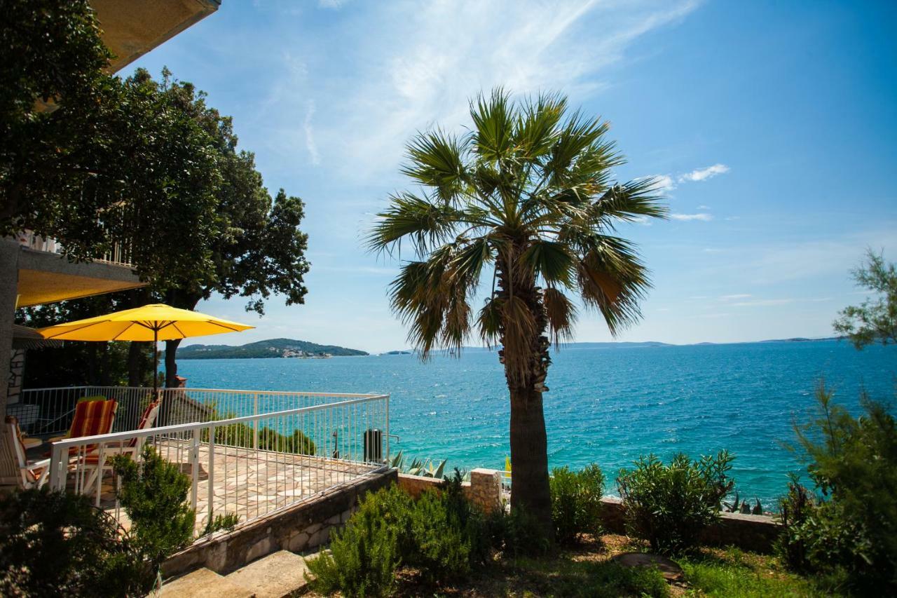 Villa Amarela Seget Vranjica Exteriör bild