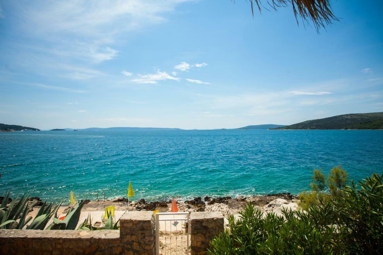 Villa Amarela Seget Vranjica Exteriör bild